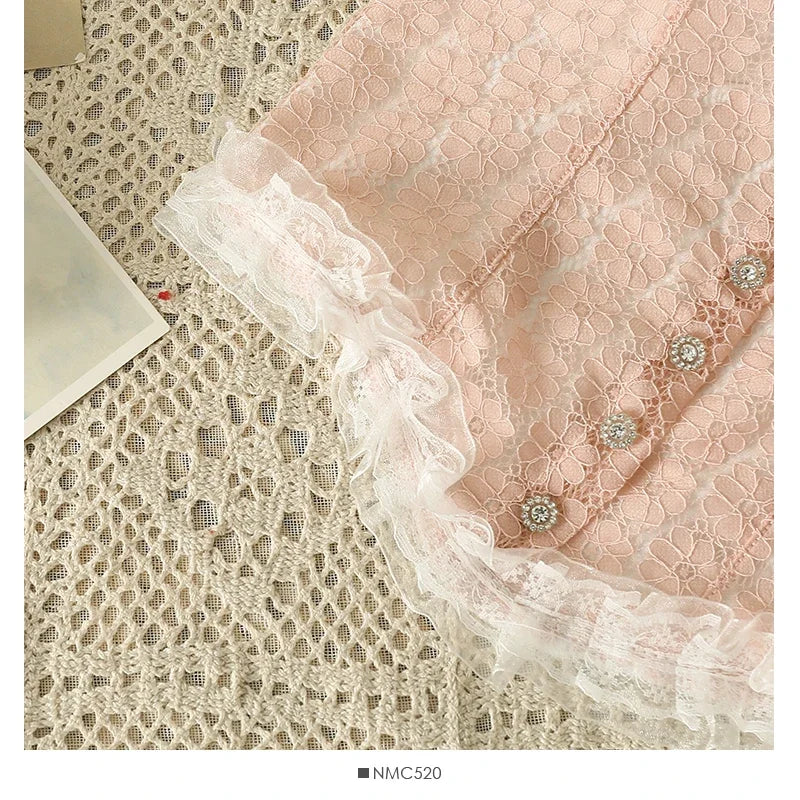Women Sexy Lace Tank Top Sweet Off Shoulder Button Tube Top With Bra Pad Elastic Pleated Backless Camisole Y2K Fashion New